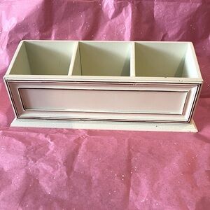 HOME OFFICE: DISTRESSED CREAM 3 COMPARTMENT HOLDERS FOR PENS, PAPERS, NOTES